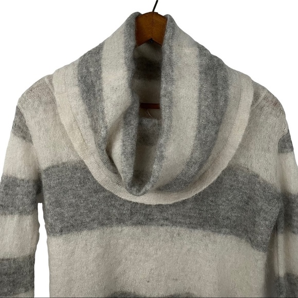 FREE PEOPLE Alpaca Knit Cowl Neck sweater - Picture 3 of 9